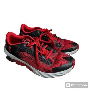 🔺UNDER ARMOUR: Boy’s size 4.5, red & black Scramjet hypersonic sneakers🔺